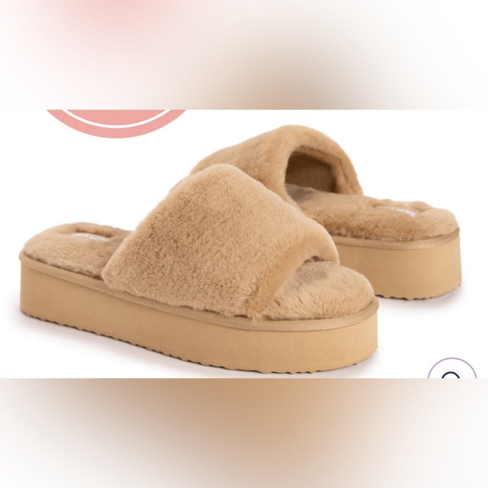 NWT- Muk Luks- WOMEN'S KIRSTEY SLIDE SLIPPER- size‎ Large (9-10)